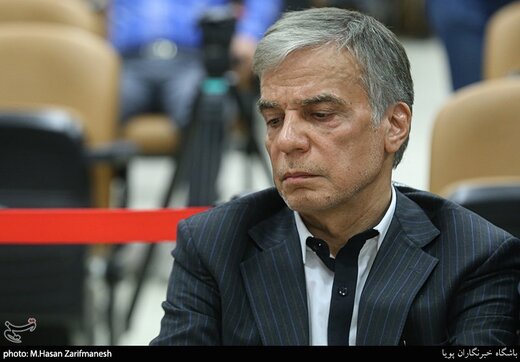 عباس ایروانی در وبسایت شخصی اش،خود را چگونه معرفی می کند؟/صاحب پارک آبی کیش،مالک شرکتهای قطعه سازی و...