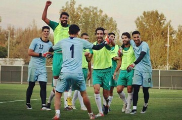 همسر سفیر دانمارک با ۱۵ همراه برنده ماراتن سفارتخانه‌ها برای دیدن بازی ایران و کامبوج!