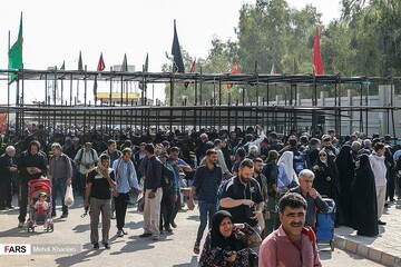 زائران اربعین حسینی در مرز مهران