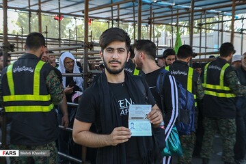 زائران اربعین حسینی در مرز مهران