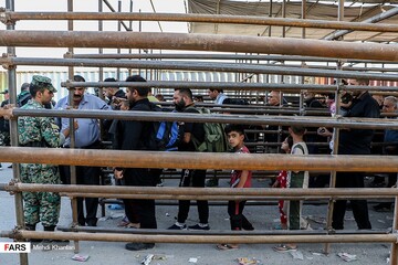 زائران اربعین حسینی در مرز مهران