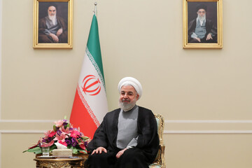 روحانی:رویکرد وزارت اطلاعات باید «جامعه امن» باشد نه جامعه امنیتی