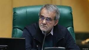 پزشکیان: لاریجانی روز و شب درگیر مباحث مربوط به کرونا بود، به همین خاطر مبتلا شد /دستورات رهبری نبود به راحتی نمی‌شد نماز جمعه‌ را تعطیل کرد