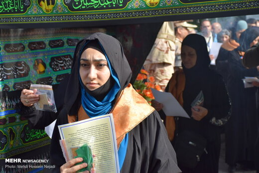 استقبال مرزبانان هنگ مرزی آستارا از زائران خارجی اربعین