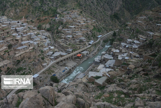 روستای تاریخی پالنگان: فرهنگ و غناي تمدني مردم كردستان در اعصار مختلف جاذبه بزرگي براي مسافرت ايرانيان و ديگر مسافران از اقصي نقاط جهان بوده است كه روستاهاي باستاني و تاريخي اين ديار يكي از اين جاذبه هاي گردشگري است، پالنگان یکی از هزاران روستای با قابلیت تاریخی و اقلیمی این استان است