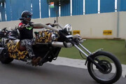 فیلم | طراح هندی طولانی ترین موتورسیکلت جهان را ساخت