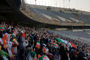 فیلم | سر دادن سرود ملی ایران توسط دختران در ورزشگاه آزادی