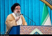 خطیب نماز جمعه تهران: این ملت، به چیزی کمتر از لغو همه تحریم‌ها تن نخواهد داد/ هیاتی با تجربه برای مذاکره رفتند