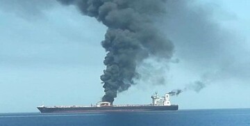 انفجار نفتکش ایرانی در جوار عربستان؛ احتمال شلیک موشک / نشت نفت متوقف شد