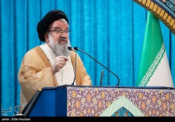 انتقاد امام جمعه تهران از وعده‌های دروغ کاندیداهای مجلس برای کسب رأی