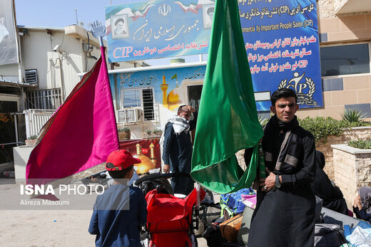 ورود زائران افغانستانی اربعین حسینی از مرز دوغارون