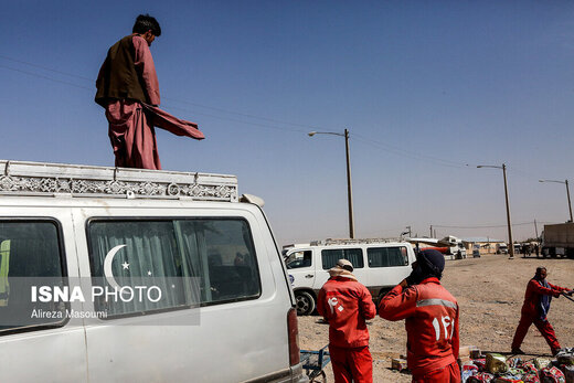 ورود زائران افغانستانی اربعین حسینی از مرز دوغارون