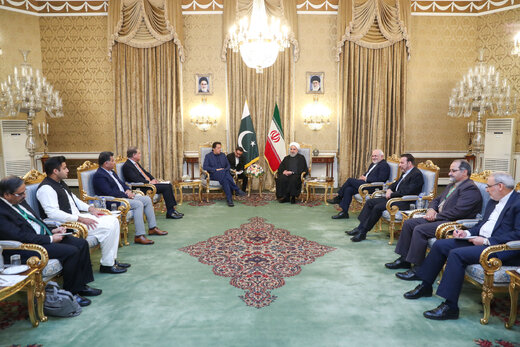 دیدار روحانی با نخست وزیر پاکستان