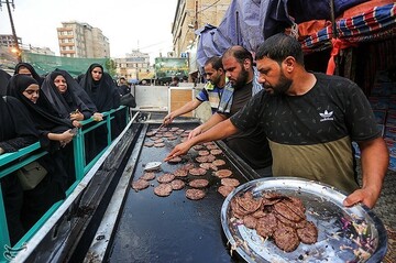 موکب‌های خدمت رسانی به زائرین اربعین حسینی در اطراف بین‌الحرمین