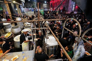 موکب‌های خدمت رسانی به زائرین اربعین حسینی در اطراف بین‌الحرمین
