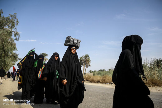 پیاده روی زائران اربعین در منطقه الجربوعیه استان بابل