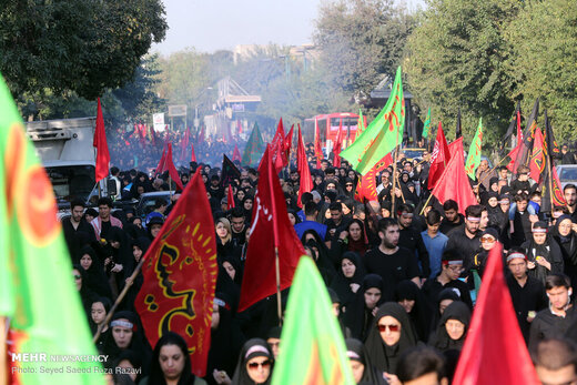 فیلم | حضور اقشار مختلف مردمی در راهپیمایی جاماندگان اربعین حسینی تهران