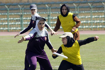 حضور ۸۰ دختر ورزشکار در جشنواره فریزبی قم