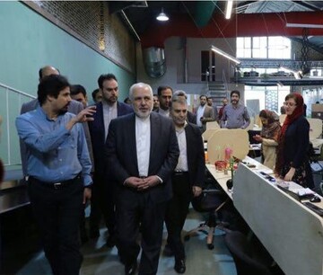 توئیت ظریف پس از بازدید از دستاوردهای کارآفرینان جوان