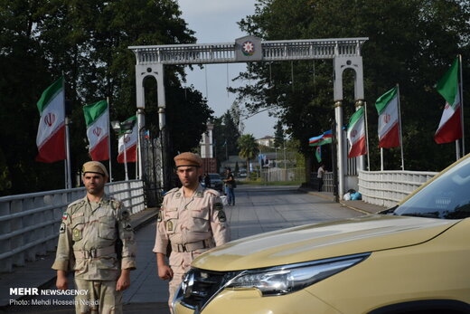 بدرقه زائران خارجی اربعین در مرز زمینی آستارا