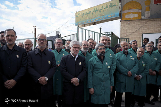 زائران در مسیر حرم امام رضا(ع)