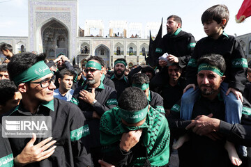 عزاداری روز شهادت امام رضا علیه‌السلام در حرم رضوی