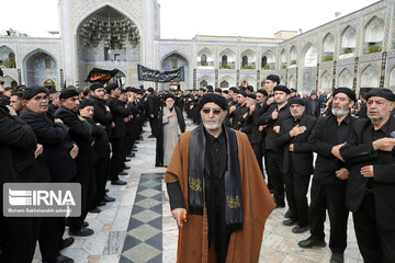 عزاداری روز شهادت امام رضا علیه‌السلام در حرم رضوی