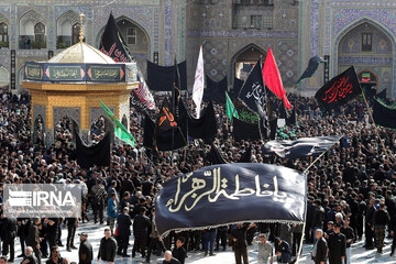 عزاداری روز شهادت امام رضا علیه‌السلام در حرم رضوی