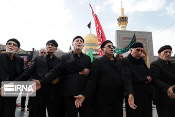 عزاداری روز شهادت امام رضا علیه‌السلام در حرم رضوی