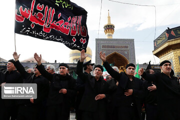 عزاداری روز شهادت امام رضا علیه‌السلام در حرم رضوی
