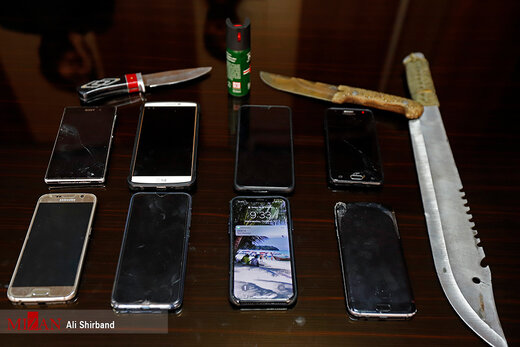 دستگیری دو موبایل قاپ با سلاح سرد