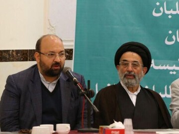 موسوی‌لاری: برخی اصولگرایان دکمه کت احمدی‌نژاد را می‌بوسیدند /به دنبال کاندیدای اجاره‌ای نخواهیم رفت/جواد امام: از جریان رقیب کاندیدا قرض نمی‌گیریم
