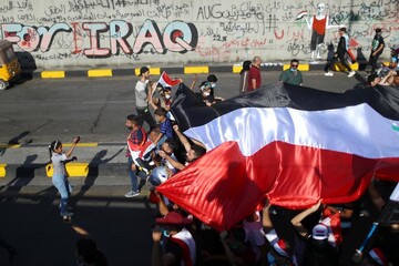 بازداشت تیم اطلاعات امارات در میدان تحریر/مخالفت بارزانی با تغییر نظام عراق