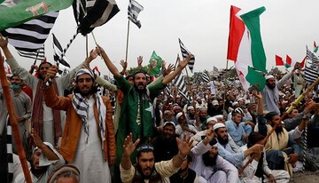 چه چیزی پاکستانی‎ها را به خیابان‎ها کشاند؟