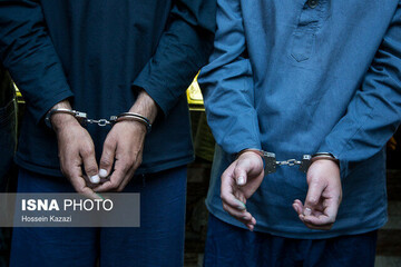 دستگیری پدر و پسری که پرایدهای سرقتی را کیلویی می‌فروختند