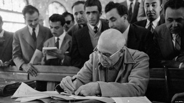 این دادستان، دکتر مصدق را با ناسزا و دشنام گفتن، محاکمه کرد+عکس
