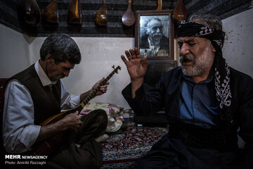 زندگی درتاروپودتنبور