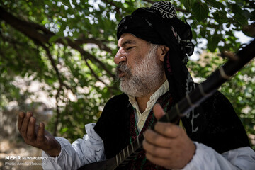 زندگی درتاروپودتنبور