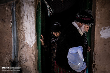 زندگی درتاروپودتنبور