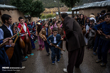 زندگی درتاروپودتنبور