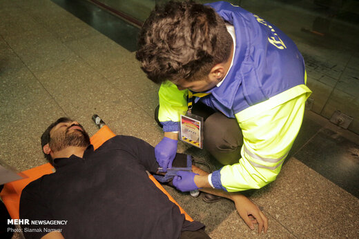 مانور مشترک آتش نشانی، هلال احمر و اورژانس تهران در ایستگاه مترو