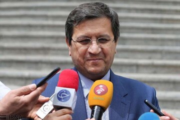 توضیحات همتی درباره دریافت رمز دوم کارت‌های بانکی