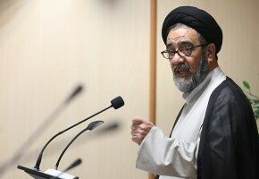 امام‌جمعه تبریز: وظیفه همه تقویت نظام و رهبری است