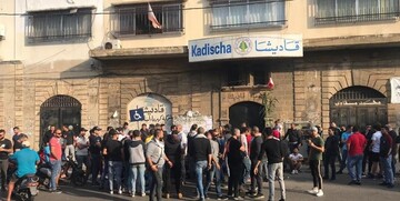 ادامه تحصن لبنانی‌ها و اعتصاب در برخی بیمارستان‌ها