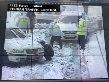 مدیرکل امور خدمات شهری شهرداری تهران:برای شرایط برفی تمرین نداریم/ سطح خیابان‌ها را از برف پاک می‌کنیم، دوباره برفی می‌شود