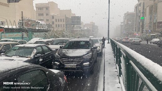 برف پایزی تهران راسفیدپوش کرد