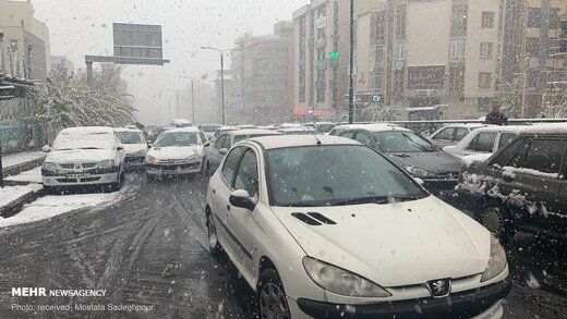 برف پایزی تهران راسفیدپوش کرد