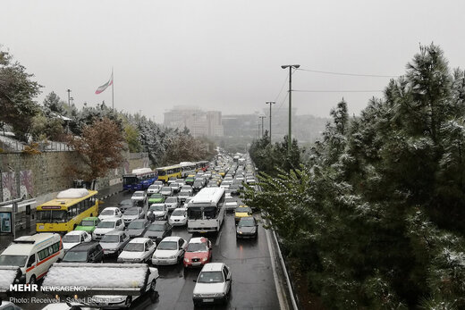 برف پایزی تهران راسفیدپوش کرد