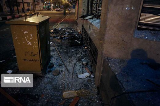 ببینید | اولین تصاویر ایرنا از تخریب اموال عمومی در تهران