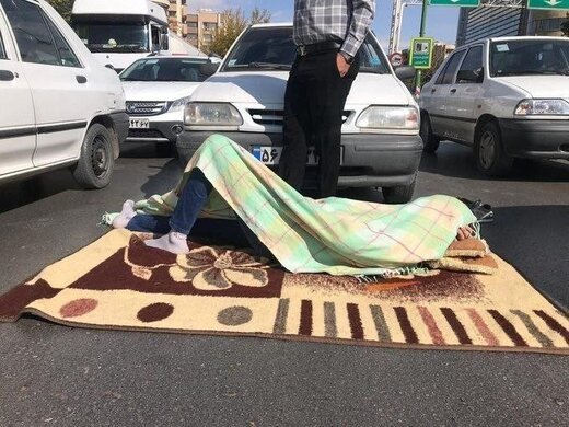 عکس | یک اعتراض متفاوت به گرانی بنزین در شیراز
